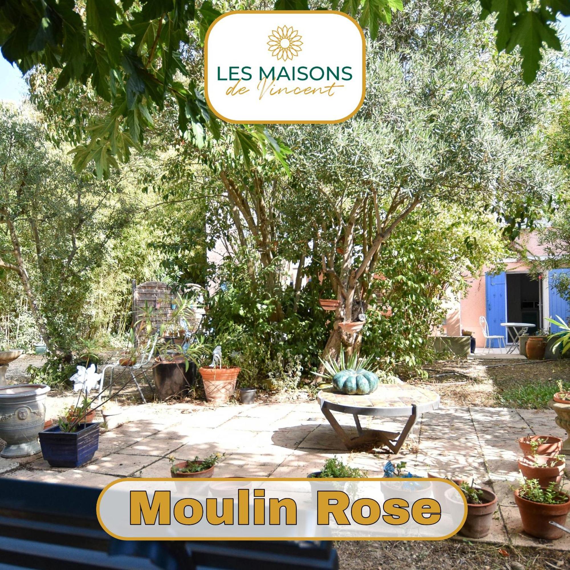 Moulin Rose, Parking - Jardin Arles Exterior foto